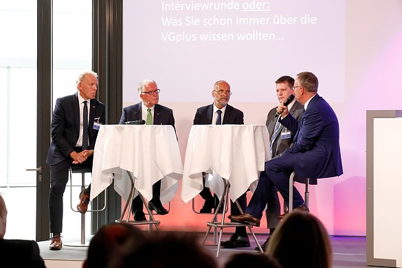 Michael May, Thomas Wittschurky, Gergor Döpke, Stefan Garbade und Michael Schwanz im Gespräch auf der Bühne